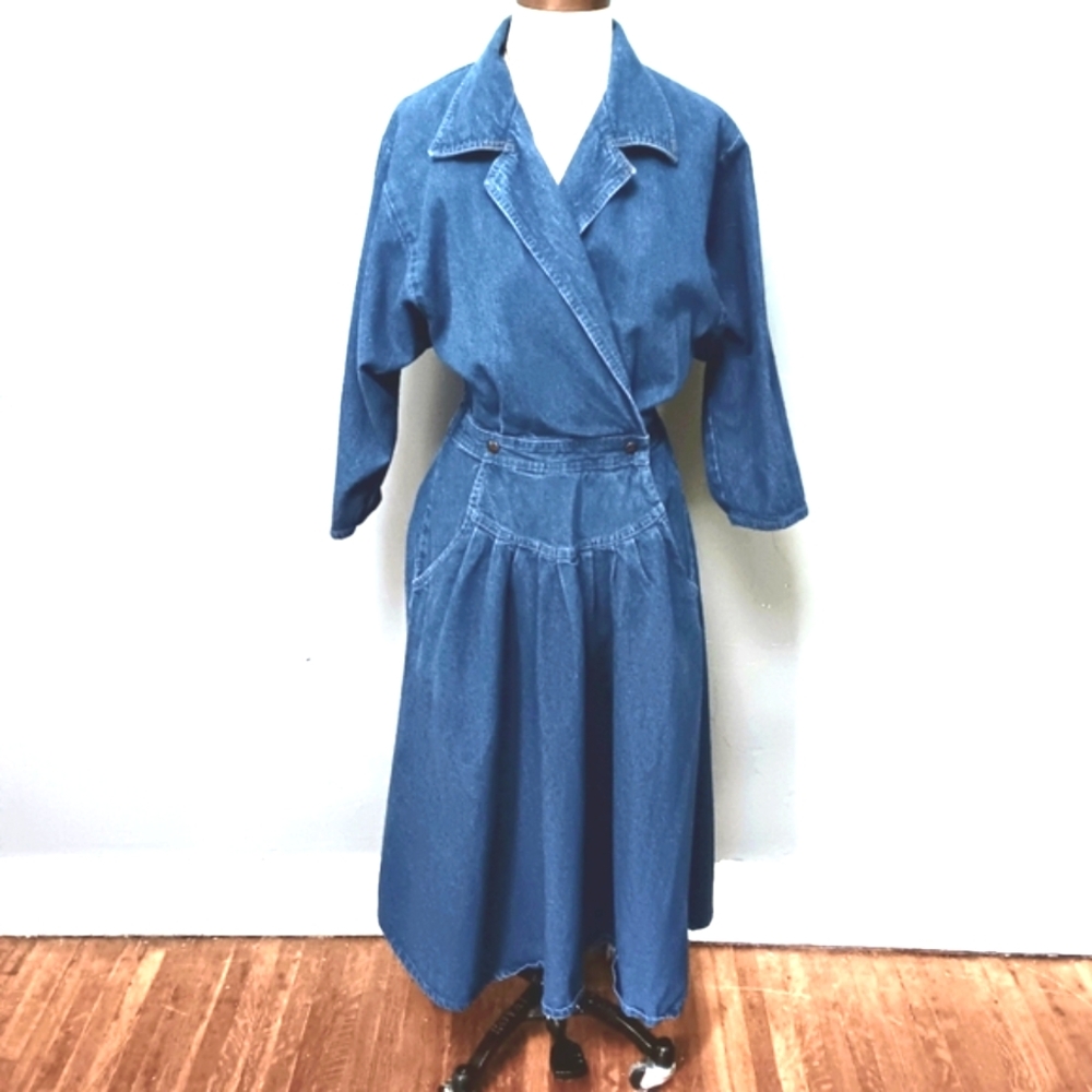 Vintage 90s denim, basque waist, snap wrap maxi dress. VENEZIA. Sz. 9 30" Waist